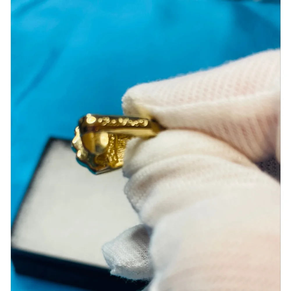 Christian Dior Gold Clip-On Earrings One Size Excellent Condition - Picture 4 of 5